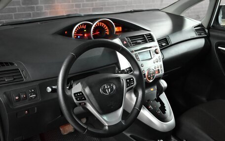 Toyota Verso I, 2011 год, 1 400 000 рублей, 13 фотография