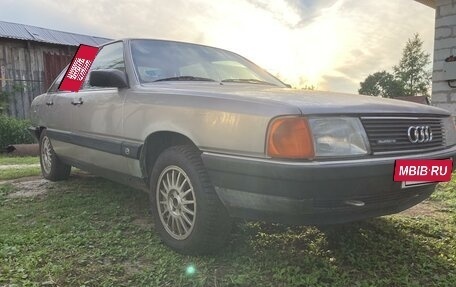 Audi 100, 1986 год, 333 000 рублей, 4 фотография