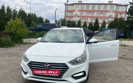 Hyundai Solaris II рестайлинг, 2019 год, 1 000 000 рублей, 4 фотография