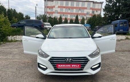 Hyundai Solaris II рестайлинг, 2019 год, 1 000 000 рублей, 5 фотография