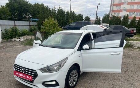 Hyundai Solaris II рестайлинг, 2019 год, 1 000 000 рублей, 2 фотография