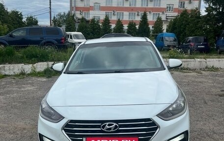 Hyundai Solaris II рестайлинг, 2019 год, 1 000 000 рублей, 3 фотография