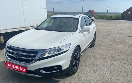 Honda Crosstour I рестайлинг, 2013 год, 2 380 000 рублей, 1 фотография