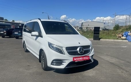 Mercedes-Benz V-Класс, 2019 год, 7 100 000 рублей, 3 фотография