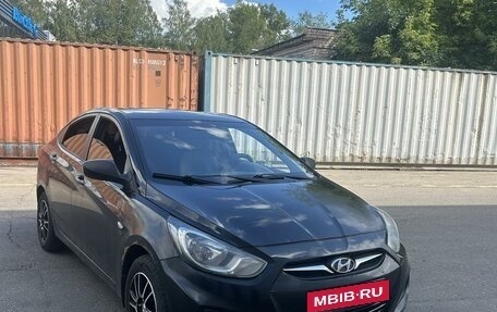 Hyundai Solaris II рестайлинг, 2011 год, 615 000 рублей, 3 фотография