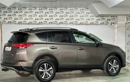 Toyota RAV4, 2017 год, 2 798 000 рублей, 4 фотография