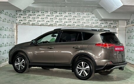 Toyota RAV4, 2017 год, 2 798 000 рублей, 13 фотография