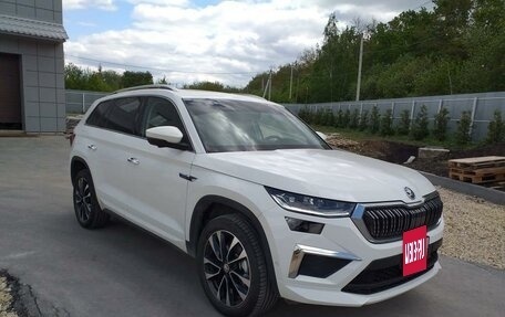 Skoda Kodiaq I, 2023 год, 4 500 000 рублей, 2 фотография