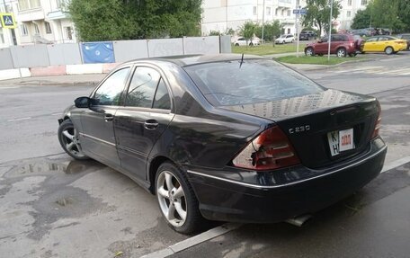 Mercedes-Benz C-Класс, 2005 год, 300 000 рублей, 5 фотография