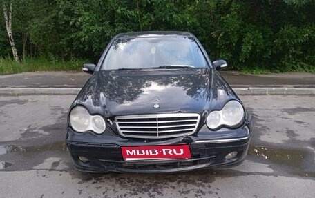 Mercedes-Benz C-Класс, 2005 год, 300 000 рублей, 2 фотография