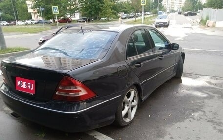 Mercedes-Benz C-Класс, 2005 год, 300 000 рублей, 4 фотография