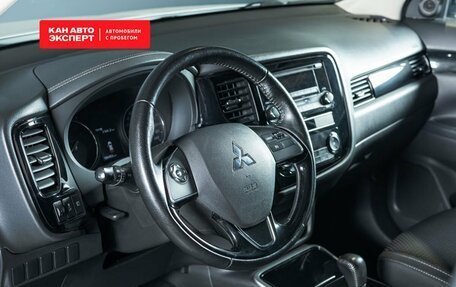 Mitsubishi Outlander III рестайлинг 3, 2019 год, 2 399 584 рублей, 4 фотография