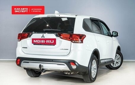 Mitsubishi Outlander III рестайлинг 3, 2019 год, 2 399 584 рублей, 2 фотография