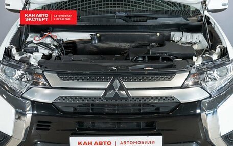 Mitsubishi Outlander III рестайлинг 3, 2019 год, 2 399 584 рублей, 10 фотография