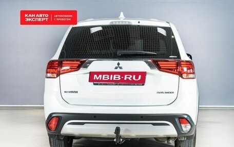 Mitsubishi Outlander III рестайлинг 3, 2019 год, 2 399 584 рублей, 9 фотография