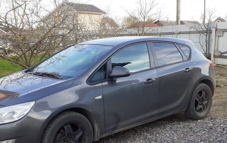 Opel Astra J, 2011 год, 800 000 рублей, 1 фотография