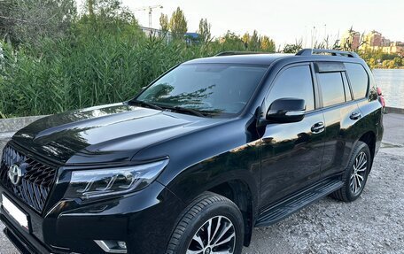 Toyota Land Cruiser Prado 150 рестайлинг 2, 2020 год, 6 200 000 рублей, 1 фотография