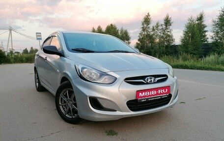 Hyundai Solaris II рестайлинг, 2012 год, 680 000 рублей, 1 фотография