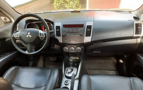 Mitsubishi Outlander III рестайлинг 3, 2008 год, 1 300 000 рублей, 8 фотография