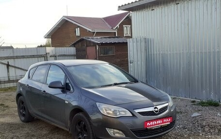 Opel Astra J, 2011 год, 800 000 рублей, 2 фотография