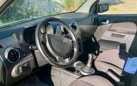 Ford Fusion I, 2004 год, 400 000 рублей, 7 фотография