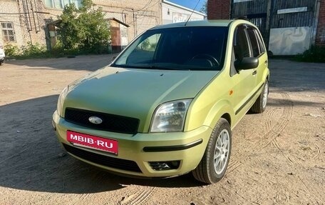 Ford Fusion I, 2004 год, 400 000 рублей, 2 фотография