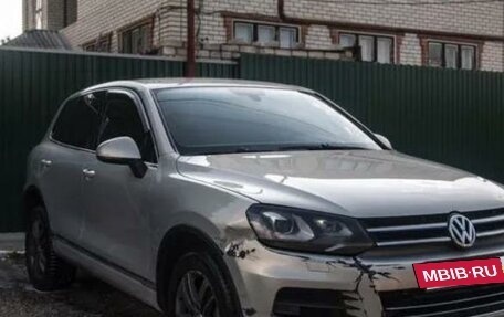 Volkswagen Touareg III, 2011 год, 1 750 000 рублей, 2 фотография