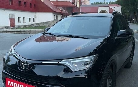 Toyota RAV4, 2018 год, 2 800 000 рублей, 3 фотография