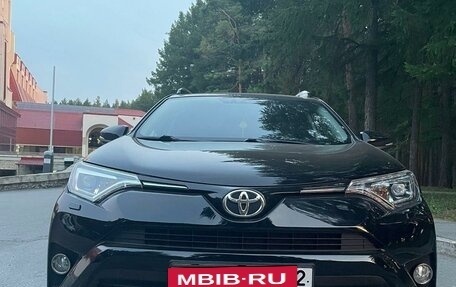 Toyota RAV4, 2018 год, 2 800 000 рублей, 7 фотография