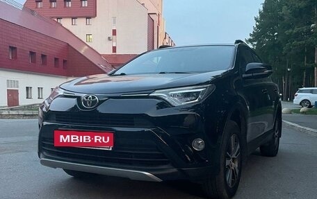 Toyota RAV4, 2018 год, 2 800 000 рублей, 12 фотография