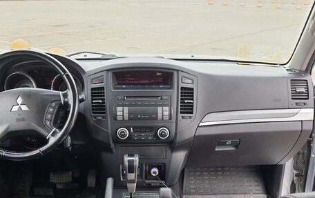 Mitsubishi Pajero IV, 2011 год, 1 980 000 рублей, 6 фотография