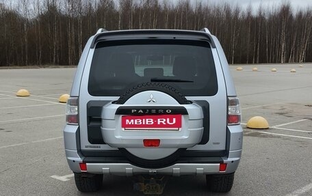 Mitsubishi Pajero IV, 2011 год, 1 980 000 рублей, 2 фотография