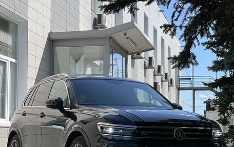 Volkswagen Tiguan II, 2018 год, 2 990 000 рублей, 1 фотография