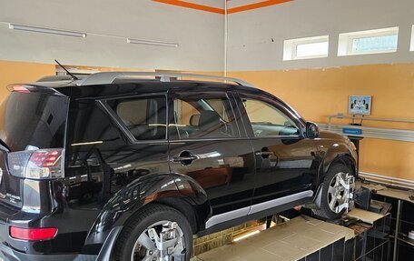 Mitsubishi Outlander III рестайлинг 3, 2007 год, 1 290 000 рублей, 4 фотография