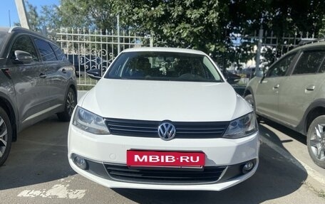 Volkswagen Jetta VI, 2014 год, 1 370 000 рублей, 2 фотография