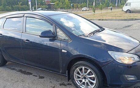 Opel Astra J, 2010 год, 590 000 рублей, 2 фотография