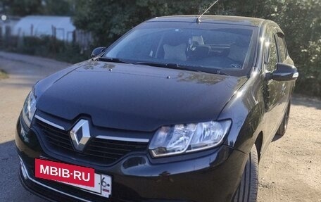 Renault Logan II, 2015 год, 925 000 рублей, 2 фотография