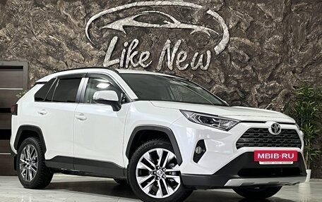 Toyota RAV4, 2021 год, 4 208 000 рублей, 2 фотография