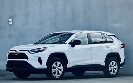 Toyota RAV4, 2023 год, 3 750 000 рублей, 5 фотография