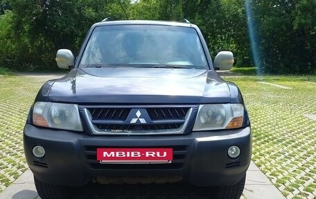 Mitsubishi Pajero III рестайлинг, 2004 год, 950 000 рублей, 2 фотография