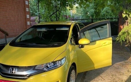 Honda Fit III, 2014 год, 1 050 000 рублей, 2 фотография