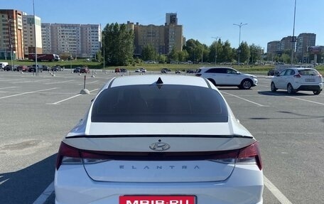 Hyundai Elantra, 2021 год, 2 200 000 рублей, 7 фотография