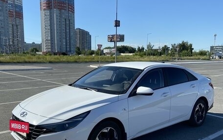 Hyundai Elantra, 2021 год, 2 200 000 рублей, 2 фотография