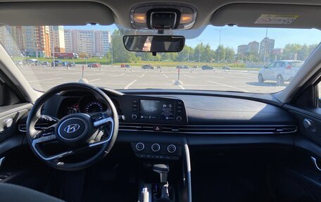 Hyundai Elantra, 2021 год, 2 200 000 рублей, 12 фотография