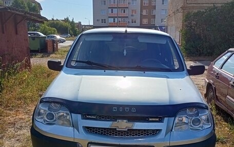 Chevrolet Niva I рестайлинг, 2010 год, 550 000 рублей, 2 фотография