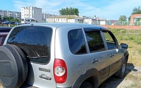 Chevrolet Niva I рестайлинг, 2010 год, 550 000 рублей, 4 фотография