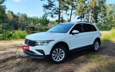 Volkswagen Tiguan II, 2021 год, 2 700 000 рублей, 1 фотография