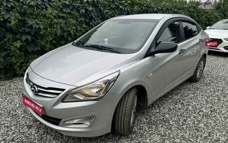 Hyundai Solaris II рестайлинг, 2015 год, 990 000 рублей, 1 фотография