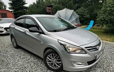 Hyundai Solaris II рестайлинг, 2015 год, 990 000 рублей, 3 фотография