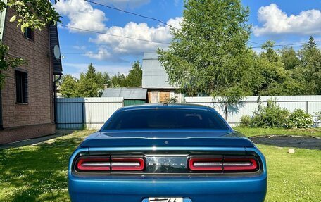 Dodge Challenger III рестайлинг 2, 2020 год, 4 200 000 рублей, 4 фотография